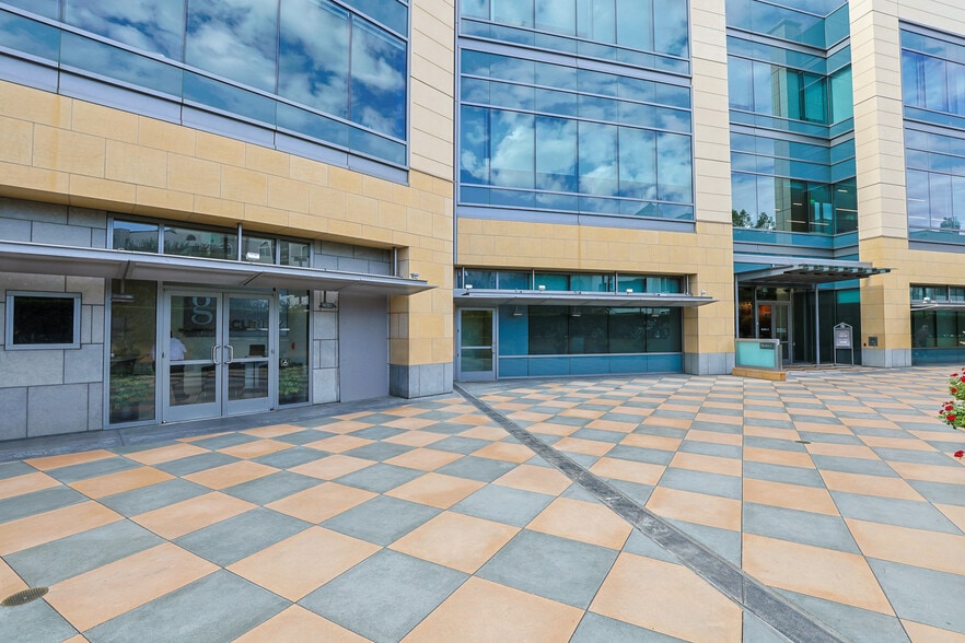 More Photos Of 15301 Ventura Blvd, Sherman Oaks Unknown For Lease