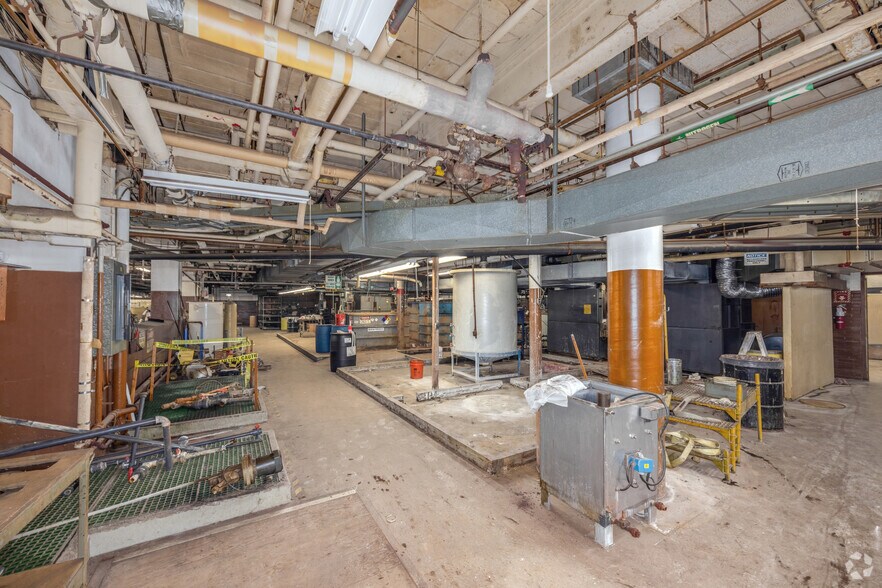 More Photos Of 735 Allens Ave, Providence Industrial For Sale