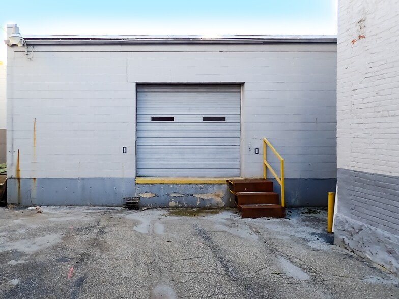 More Photos Of 116 N Main St, Kendallville Flex For Lease