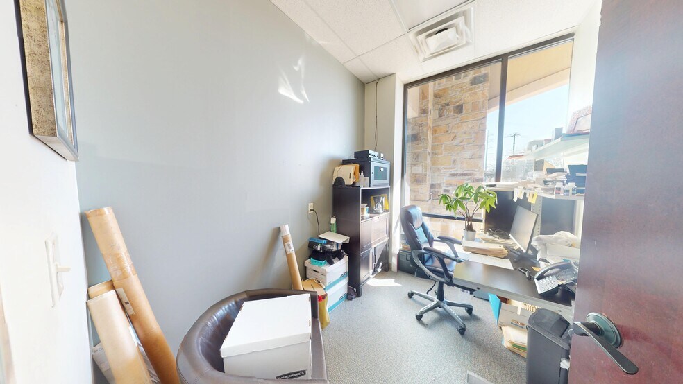 More Photos Of 9231 W Parmer Ln, Austin Storefront Retail Office For Lease