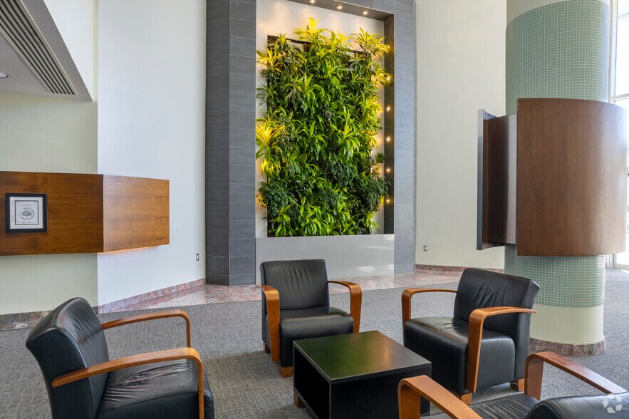 More Photos Of 105 Gordon Baker Rd, Toronto Office For Sale