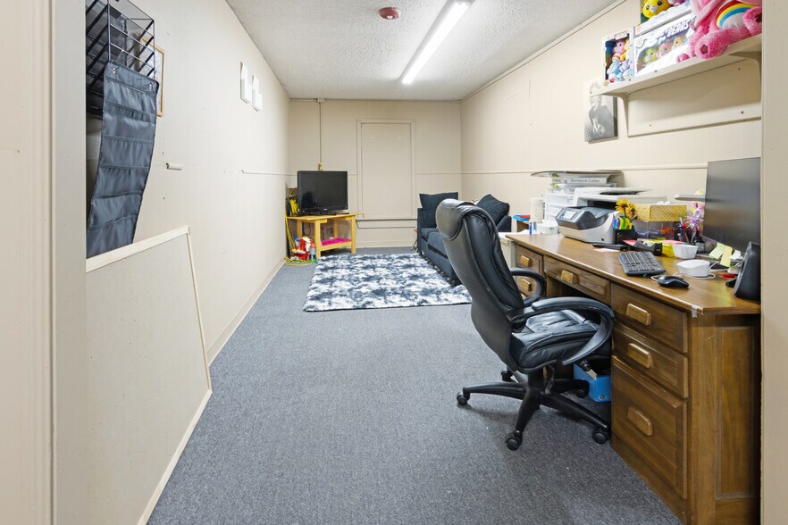 More Photos Of 1201 W Nelson St, Denison Daycare Center For Sale