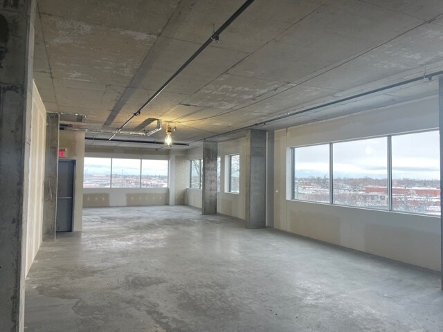 More Photos Of 10205 Boul Pie-IX, Montréal Office For Lease