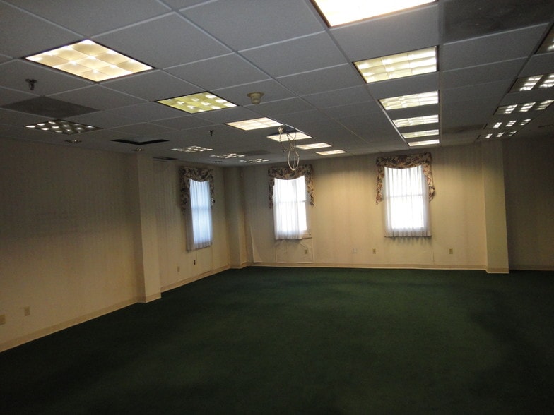 More Photos Of 1 Park St, Norwalk Loft Creative Space For Lease