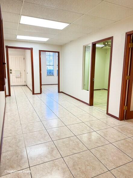 More Photos Of 6910 Bellaire Blvd, Houston Medical For Sale