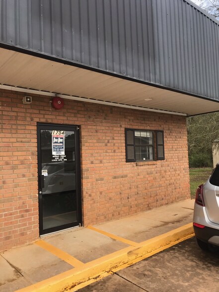 More Photos Of 1754-1774 Texas St, Natchitoches Office For Lease