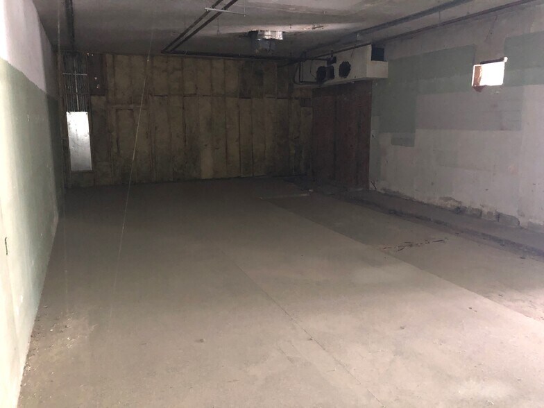 More Photos Of 301 Central Ave, Shafter Freestanding For Lease