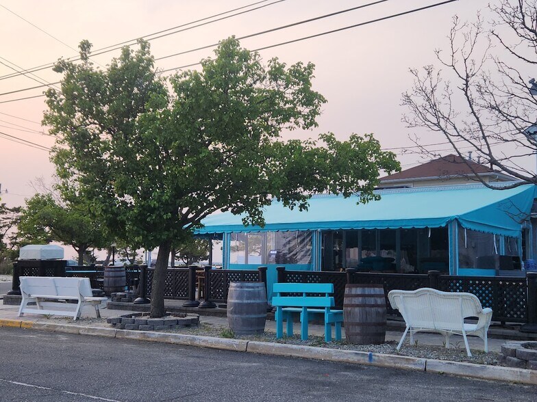 More Photos Of 607 Bay Blvd, Lavallette Restaurant For Sale
