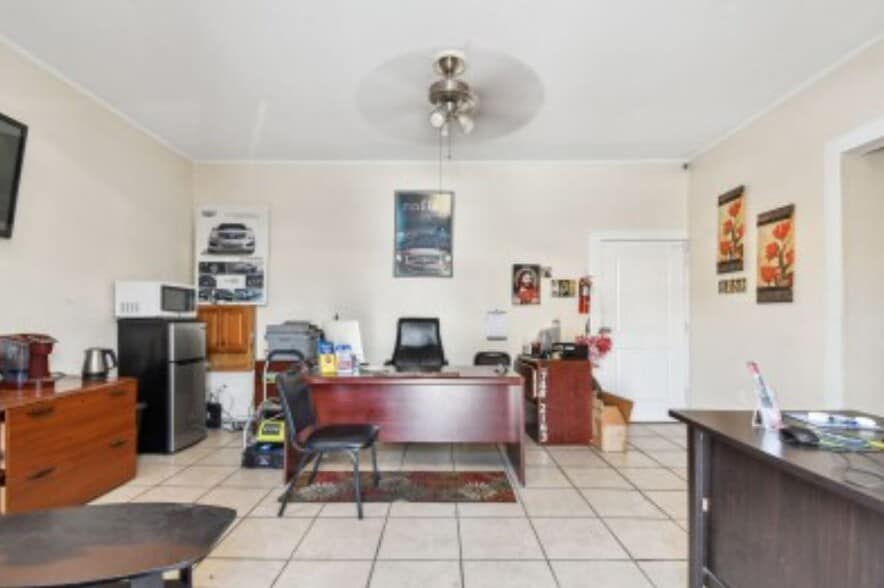 More Photos Of 5201 66th St, Saint Petersburg Auto Repair For Sale