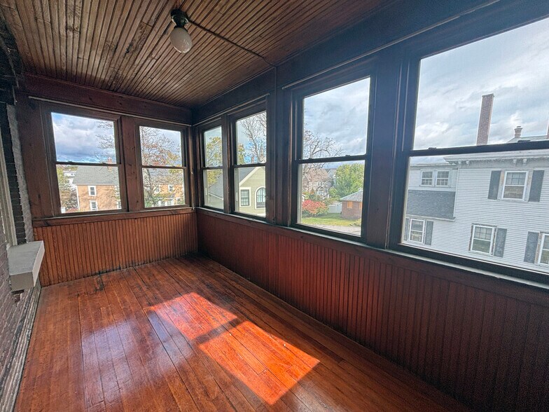 More Photos Of 48 Pleasant St, Concord Office For Sale