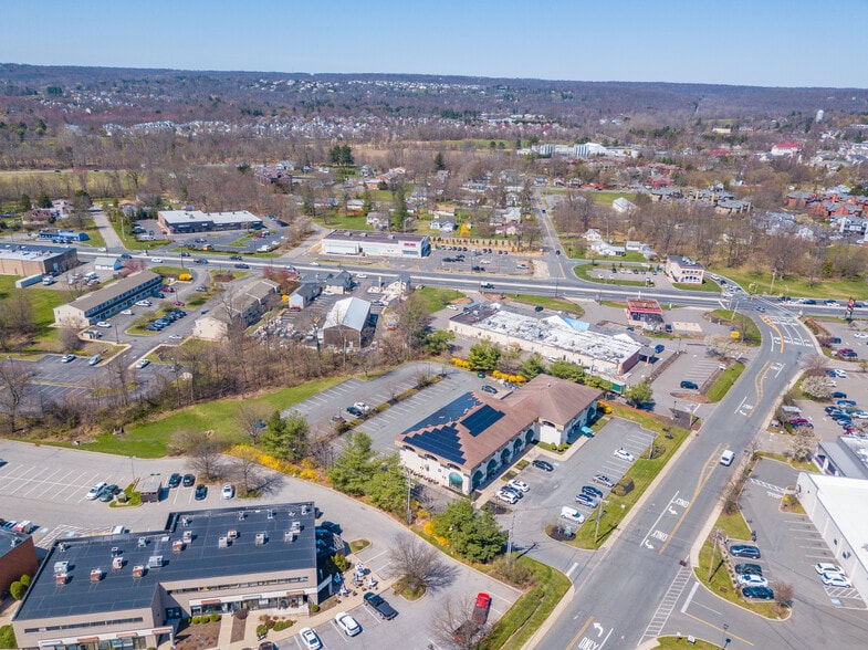 More Photos Of 14 Commerce St, Flemington Office For Lease