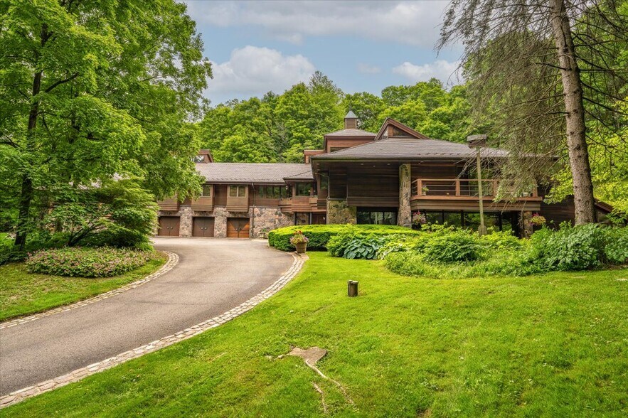 More Photos Of 20 Woodsend Cres, Aurora Flex For Sale