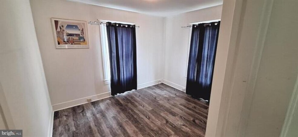 More Photos Of 603 Roslyn ave, Cambridge Specialty For Sale
