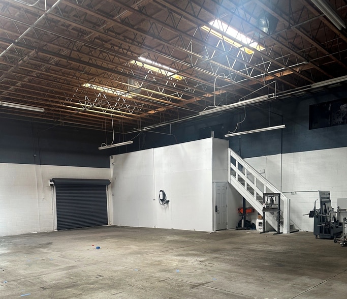 More Photos Of 802 Grand Ave, Spring Valley Auto Repair For Sale