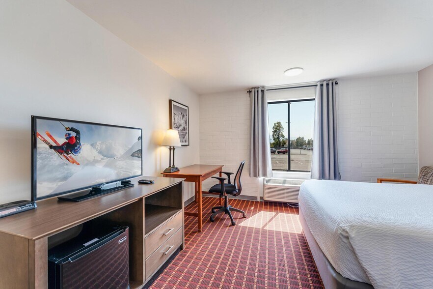 More Photos Of 333 N Main St, Richfield Hotel For Sale