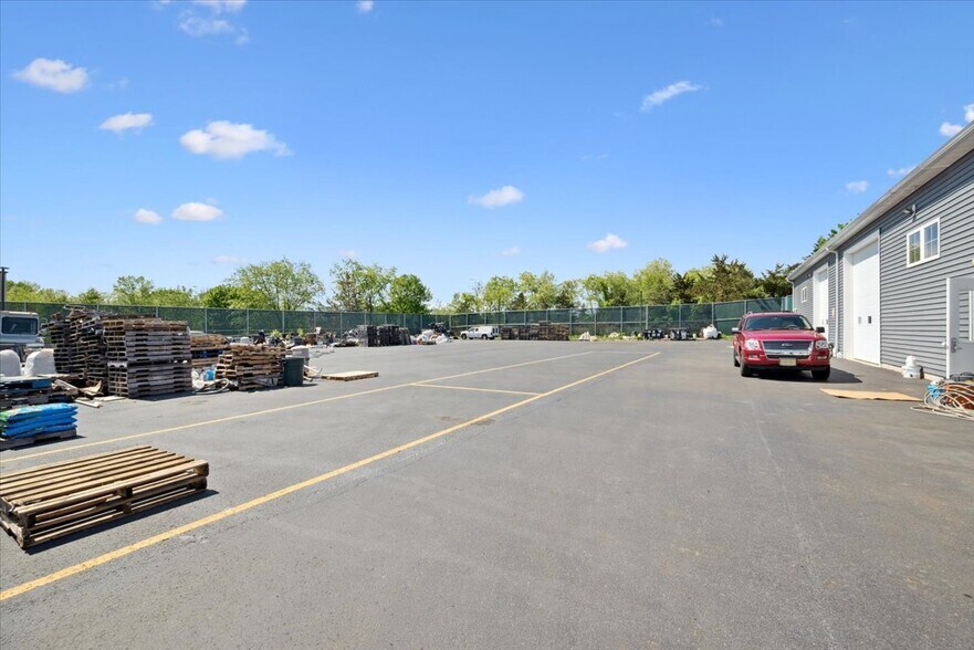 More Photos Of 22 Royal Rd, Flemington Industrial For Sale