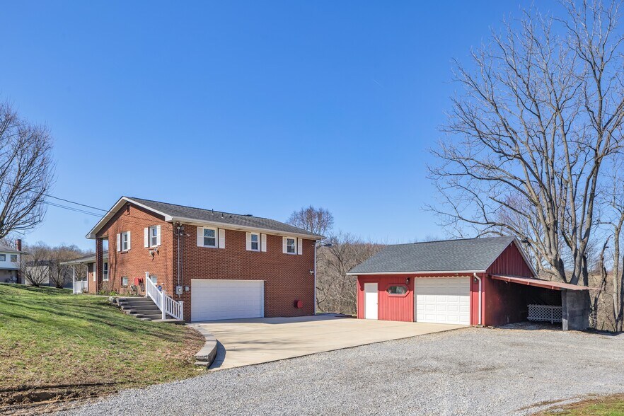 More Photos Of 1060 Pittsburgh Rd, Valencia Office For Sale