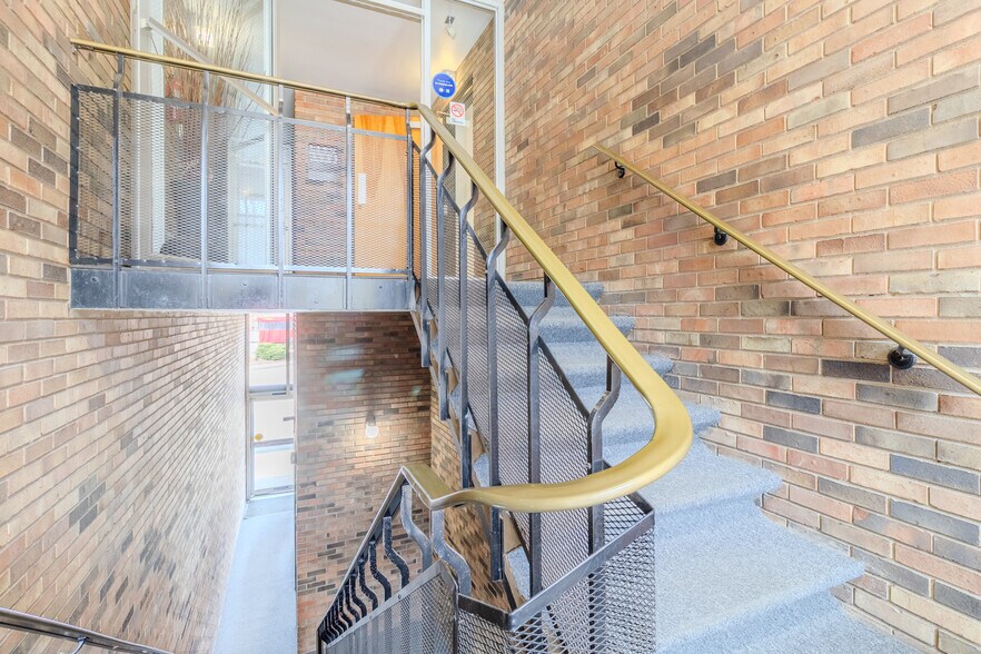 More Photos Of 346 Freeport Rd, New Kensington Medical For Lease