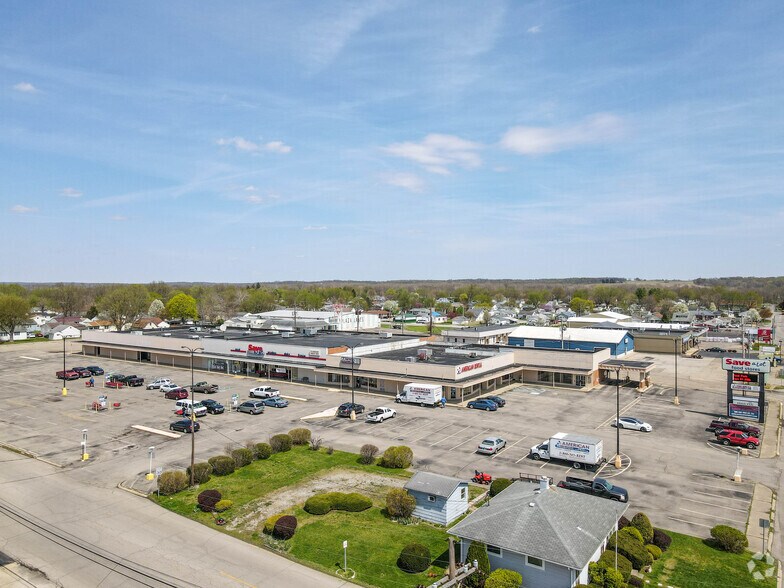 More Photos Of 206 W 30th St, Connersville Unknown For Lease