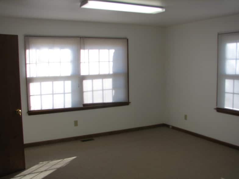 More Photos Of 7250 Hollywood Ave, Fort Washington Office Residential For Lease