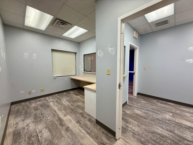 More Photos Of 2140 W Arlington Blvd, Greenville Medical For Lease