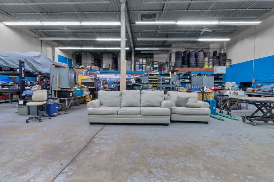 More Photos Of 1805 W 15th St, Indianapolis Warehouse For Sale