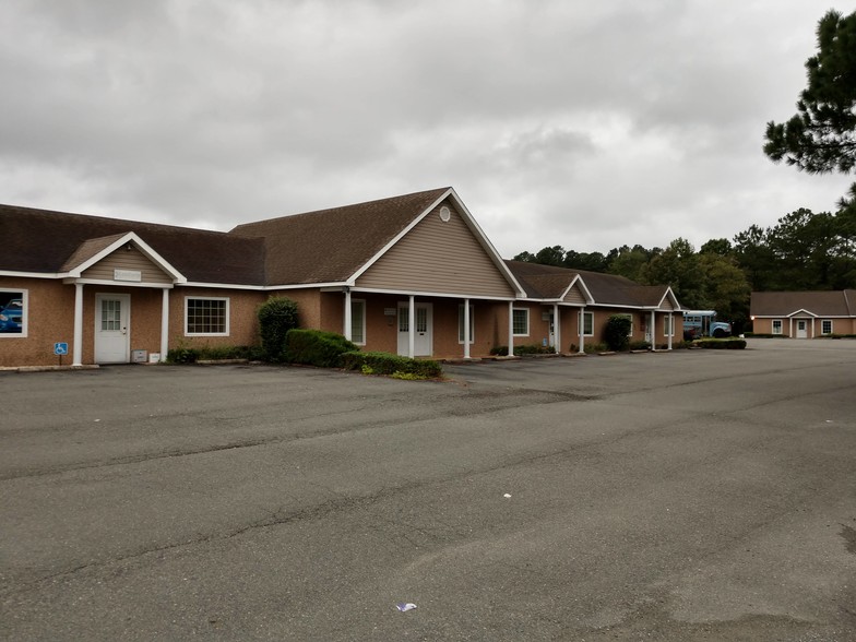 Primary Photo Of 1413 Teakwood Dr, Tappahannock Office For Lease