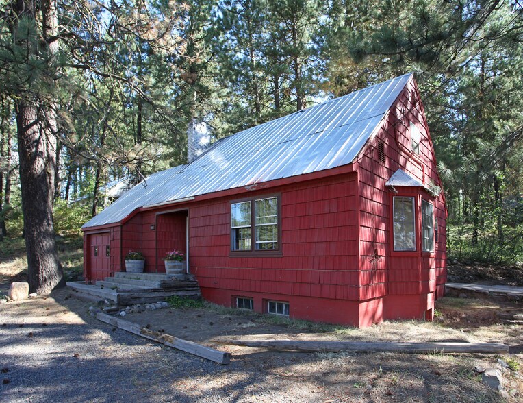 More Photos Of 305 N 3rd St, Mccall Freestanding For Sale