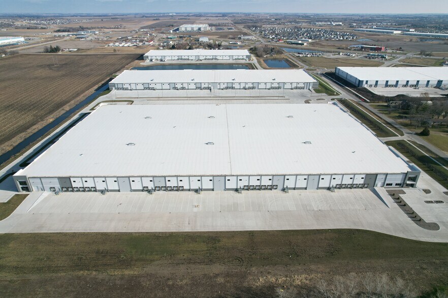 More Photos Of 2075 25th, Altoona Distribution For Lease