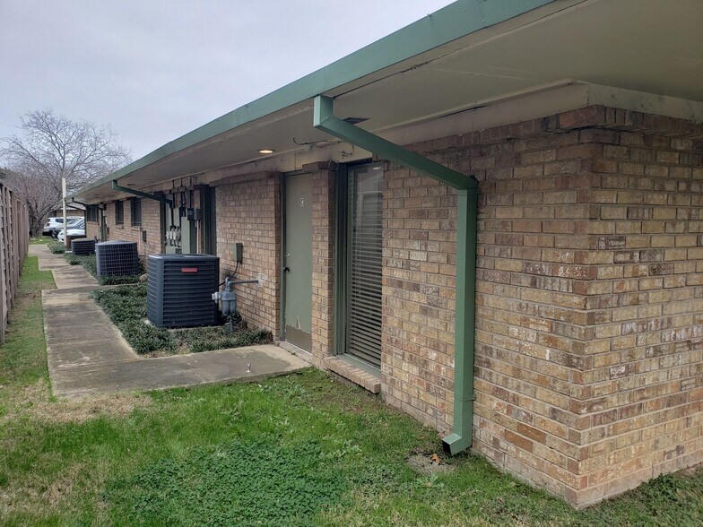 More Photos Of 3204 N MacArthur Blvd, Irving Medical For Sale