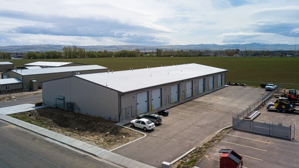 More Photos Of 2728 E 14 N, Ammon Warehouse For Lease