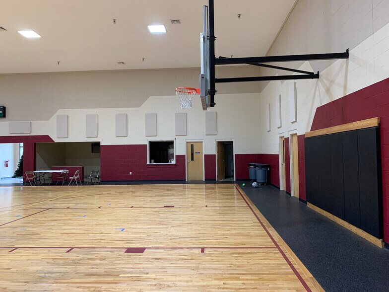 More Photos Of 31 Calhoun Ave, Greenville Religious Facility For Lease