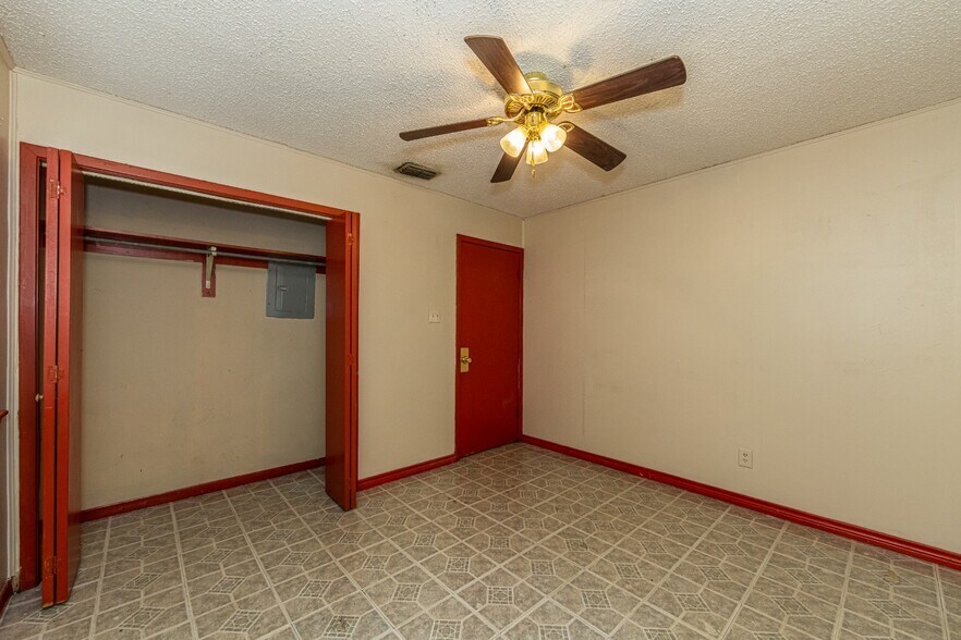 More Photos Of 3801 Juarez Ave, Laredo Apartments For Sale