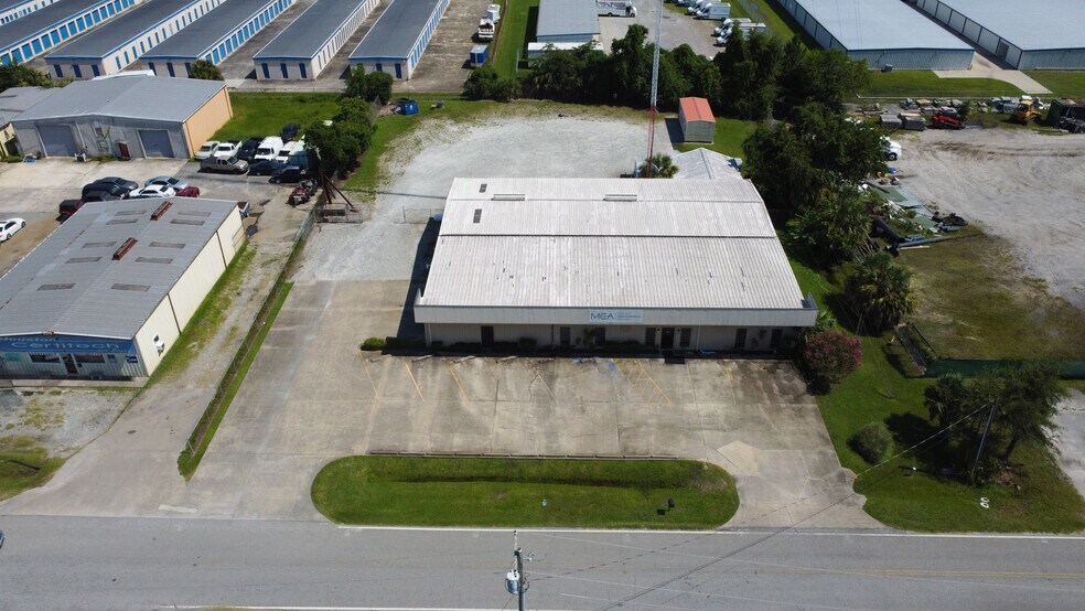 More Photos Of 112 Key Dr, Brunswick Manufacturing For Lease