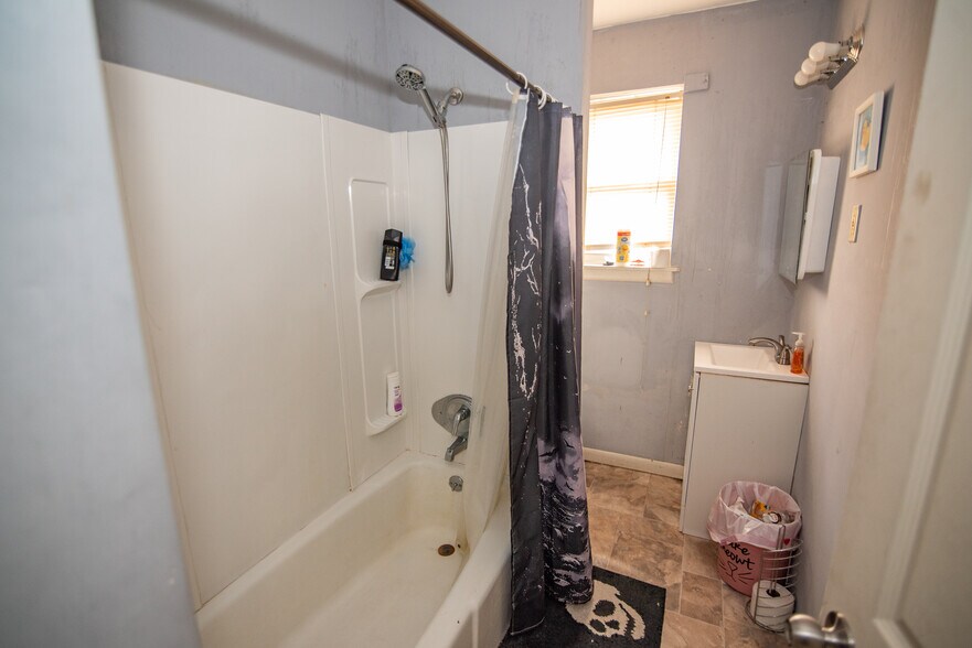 More Photos Of 80 E Bel Air Ave, Aberdeen Apartments For Sale