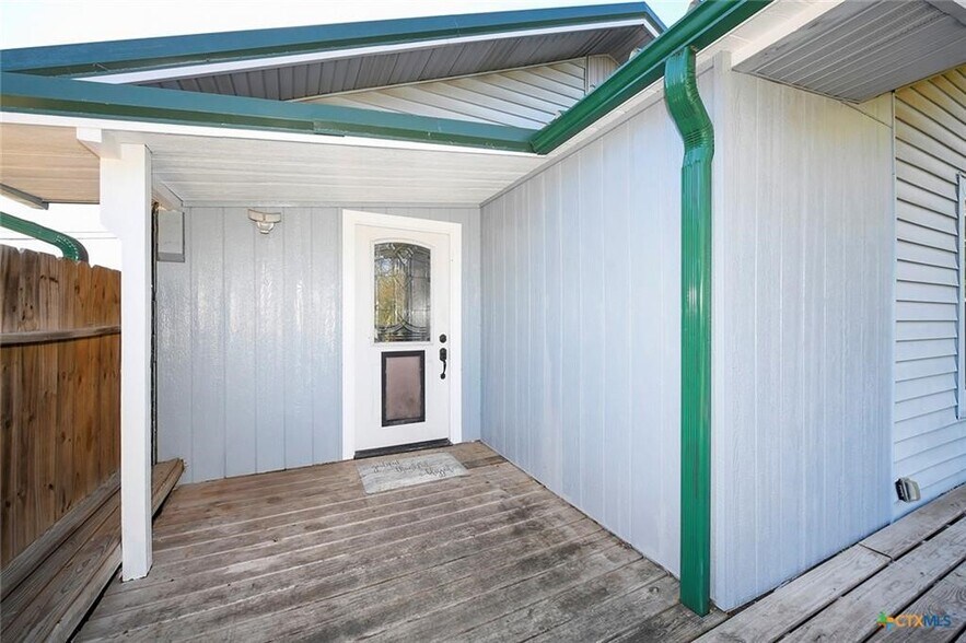 More Photos Of 1440 Business 35 Ave, New Braunfels Office For Sale