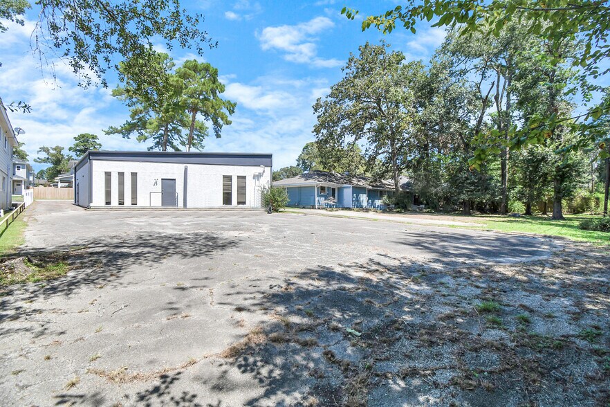 More Photos Of 703 Everett St, Conroe Office Residential For Sale