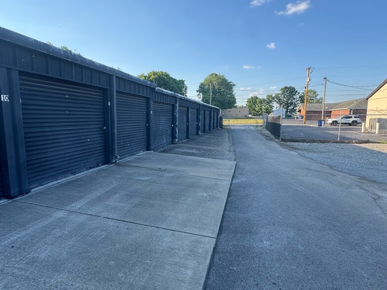 More Photos Of 405 Riverview Dr, Shelbyville Industrial For Sale
