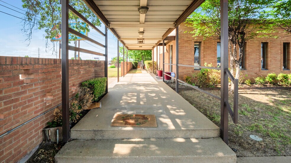 More Photos Of 755 N Burleson Blvd, Burleson Industrial For Sale