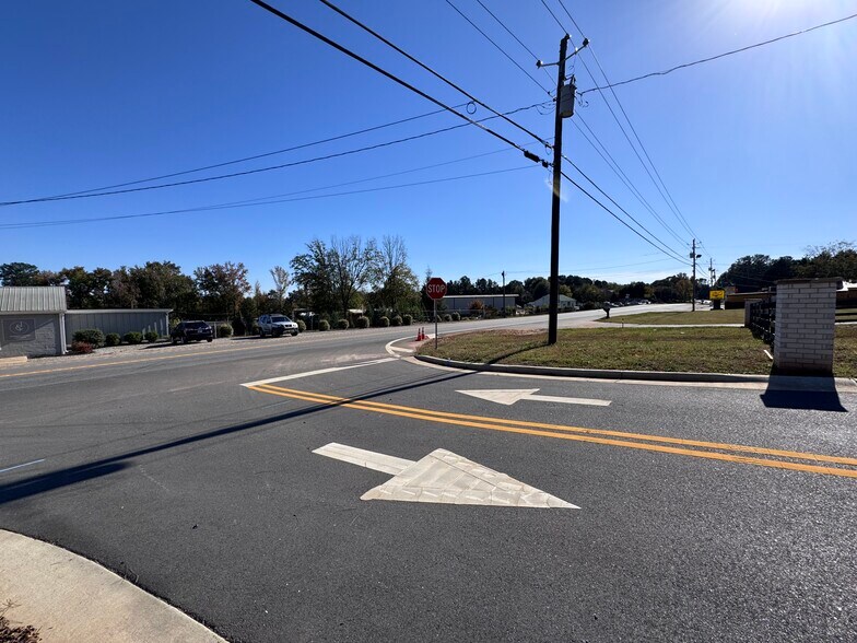More Photos Of 1535 Dahlonega Highway, Cumming Office Residential For Sale