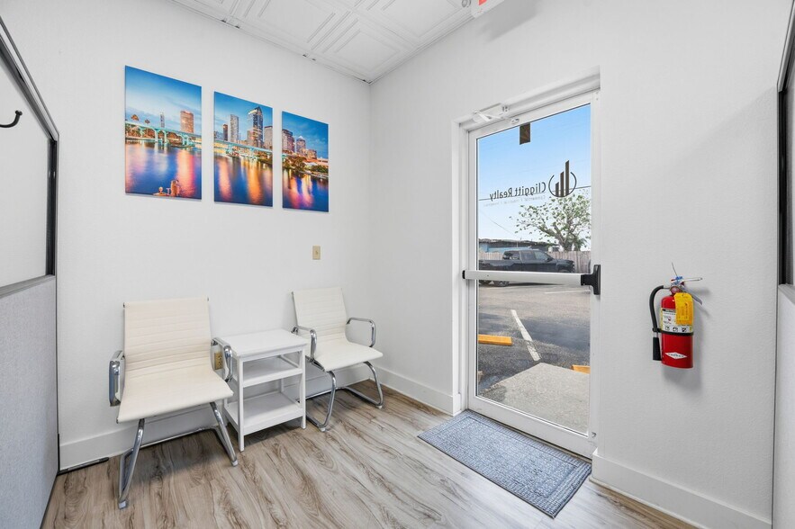 More Photos Of 5404 Hoover Blvd, Tampa Medical For Sale