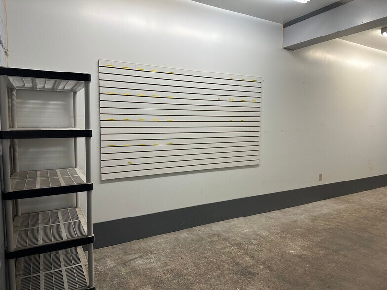 More Photos Of 1711 N Clinton Ave, Rochester Office For Lease