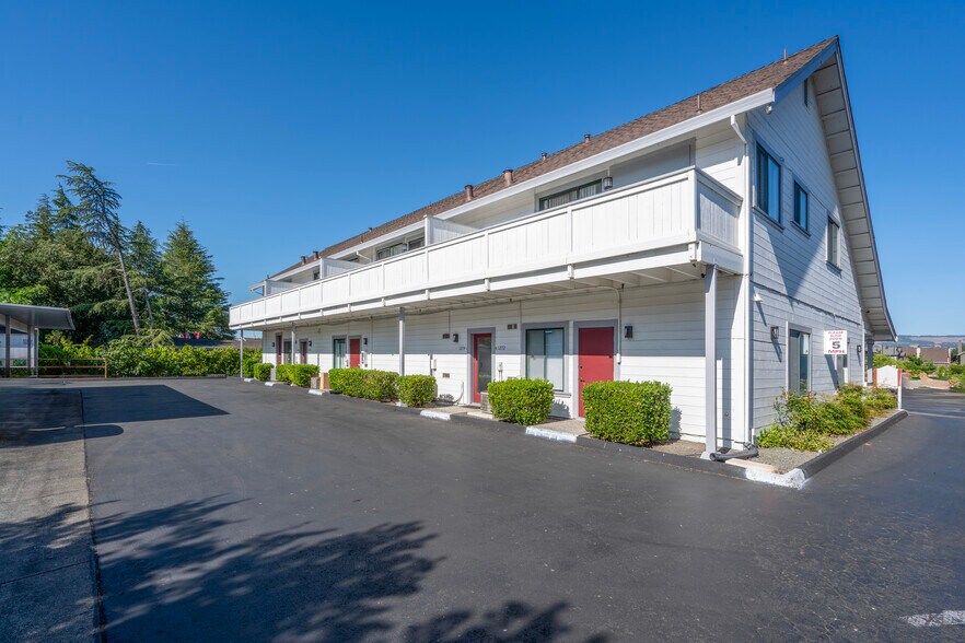 More Photos Of 1270 Broadway, Sonoma Freestanding For Sale