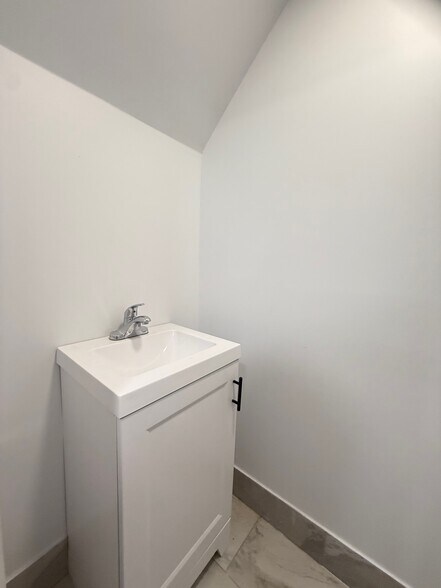 More Photos Of 48-15 43rd Ave, Sunnyside Storefront Retail Residential For Lease