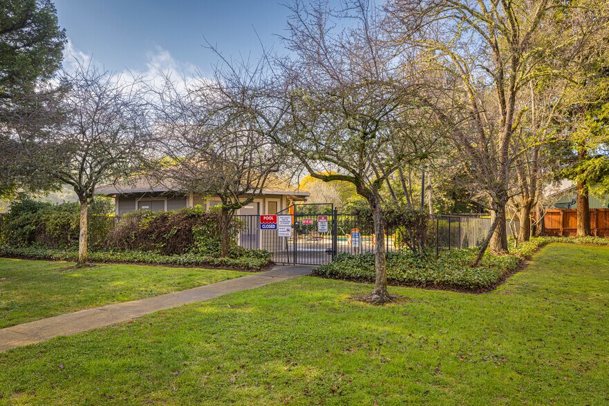 More Photos Of 505-531 Capps Ln, Ukiah Apartments For Sale