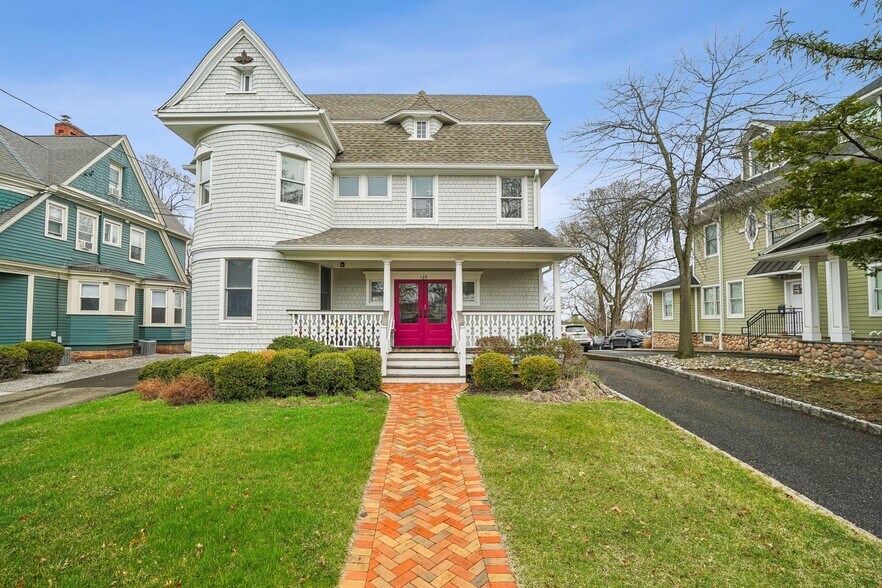 Primary Photo Of 139 Prospect St, Ridgewood Medical For Sale