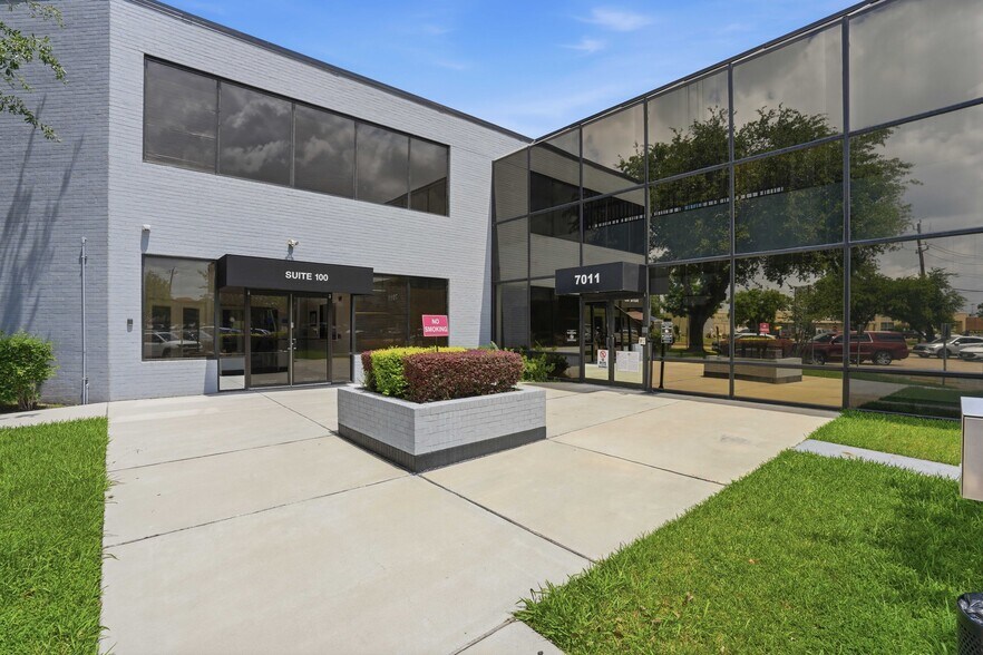 Primary Photo Of 7011 Harwin Dr, Houston Medical For Lease