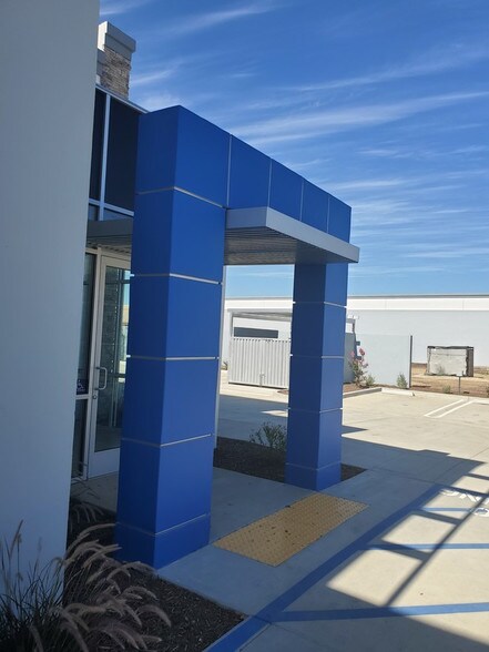 More Photos Of 73 Commerce Dr, Perris Manufacturing For Lease