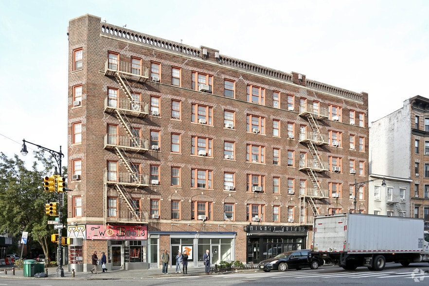 Primary Photo Of 77 Greenwich Ave, New York Apartments For Lease