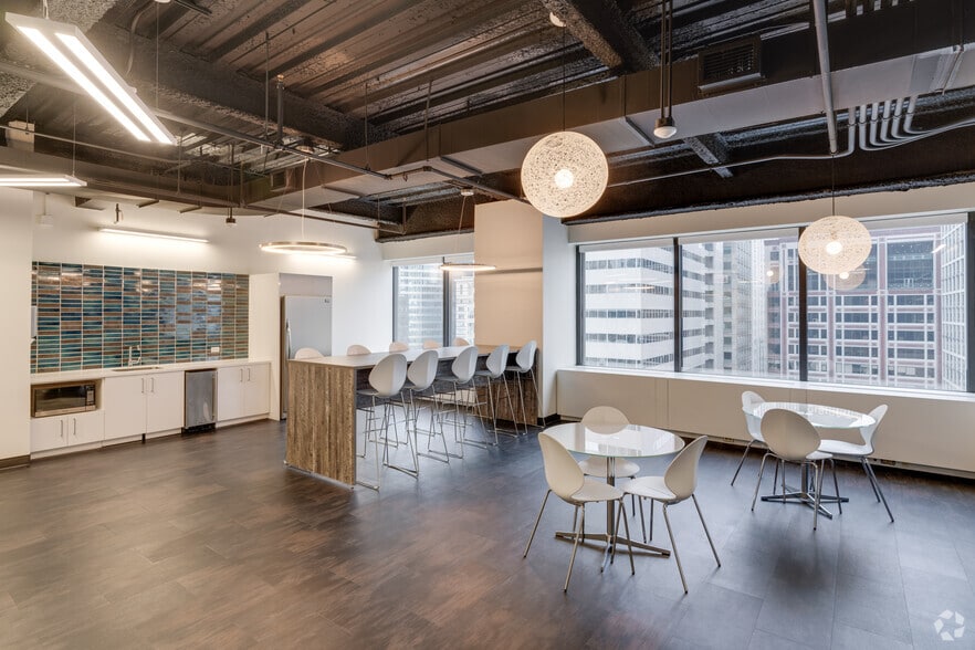 More Photos Of 30 N LaSalle St, Chicago Office For Lease